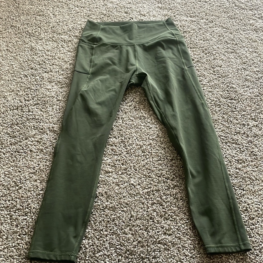 Women’s born primitive cropped leggings